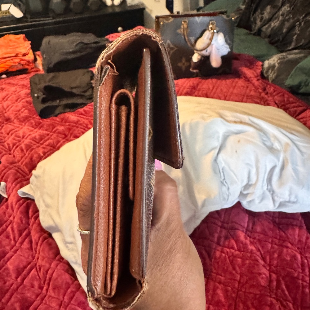 Louis Vuitton Brown and Gold Monogram Clutch - Picture 10 of 11